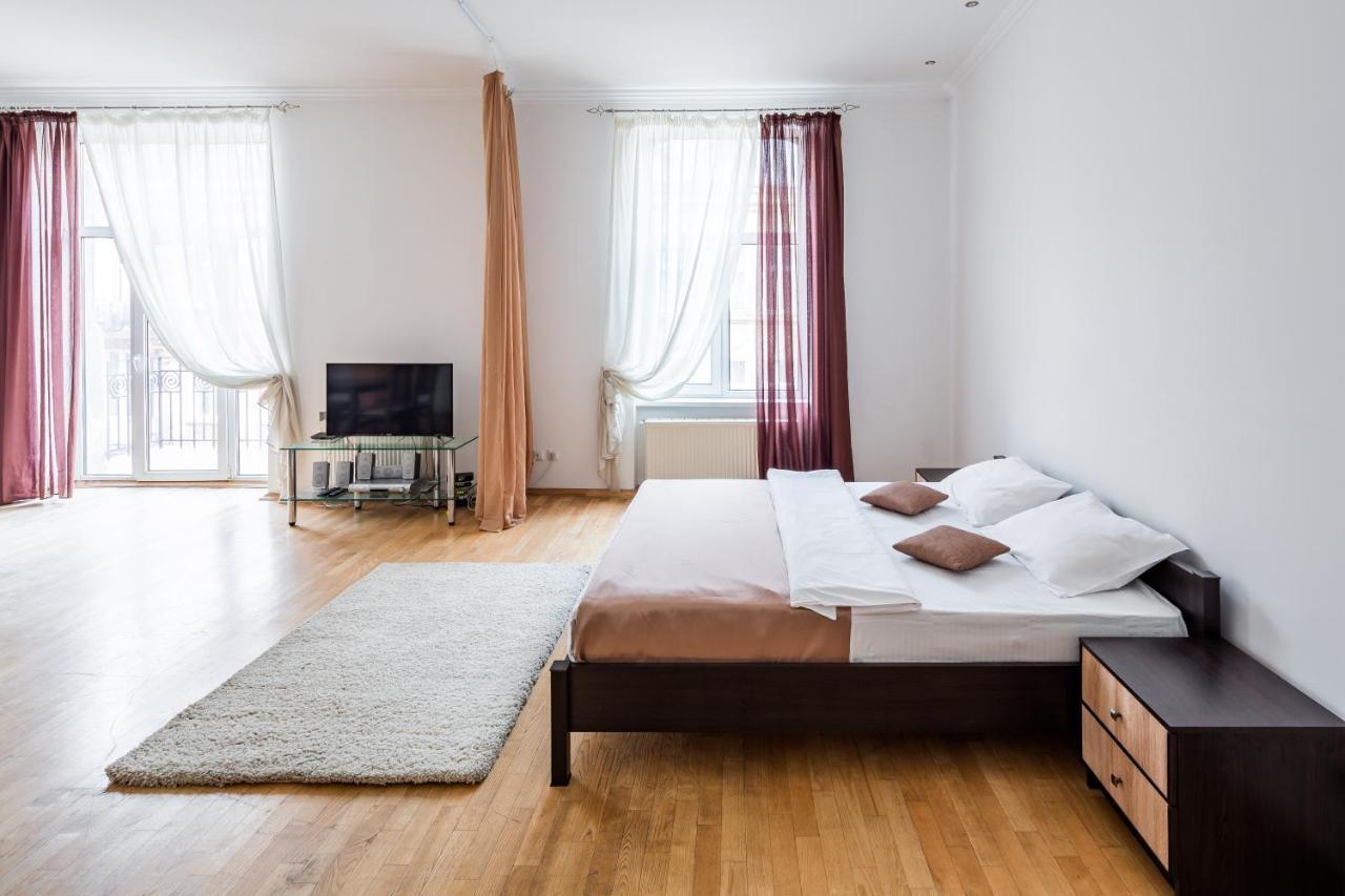 Romari Два Поверхи Appartement Lviv Buitenkant foto