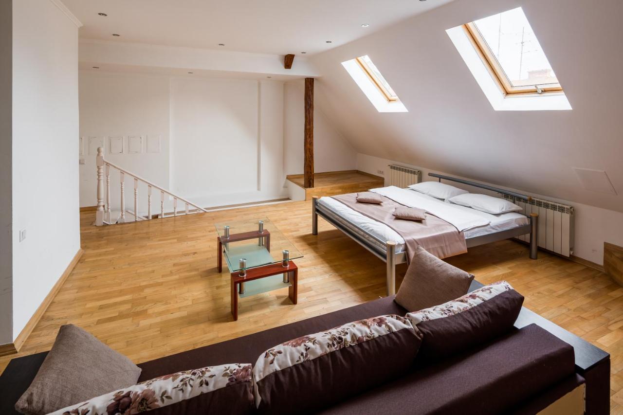 Romari Два Поверхи Appartement Lviv Buitenkant foto