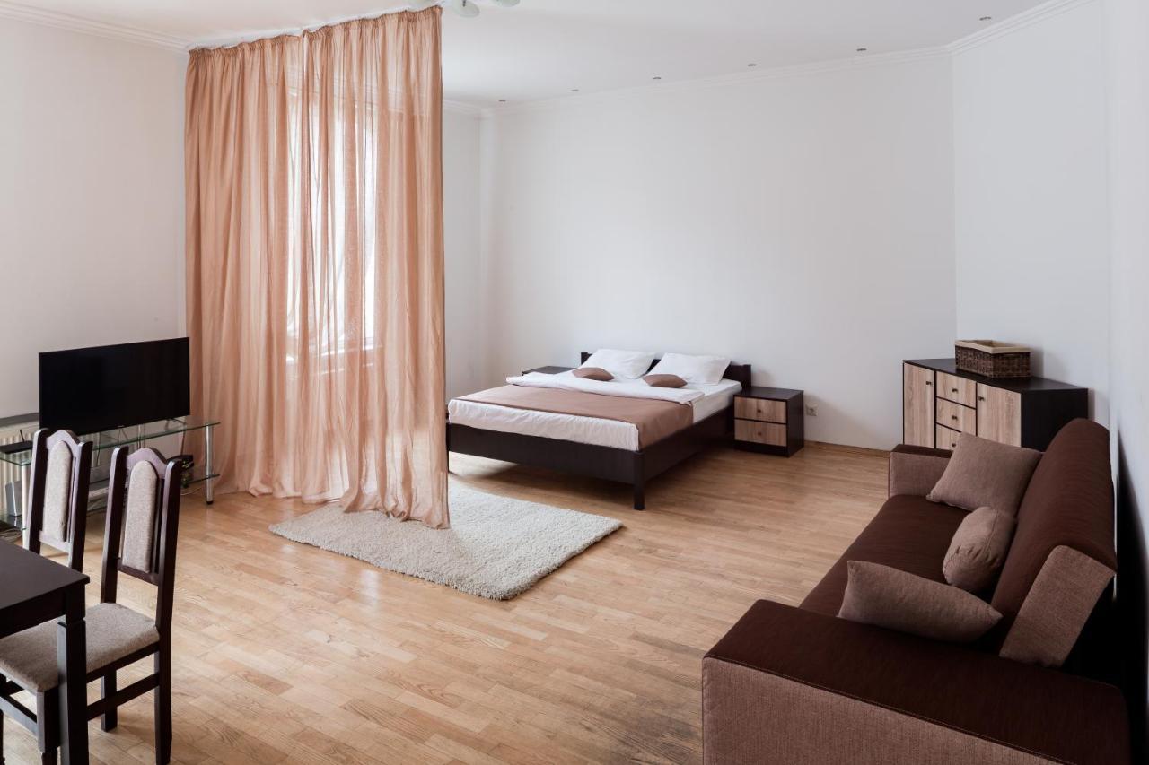 Romari Два Поверхи Appartement Lviv Buitenkant foto
