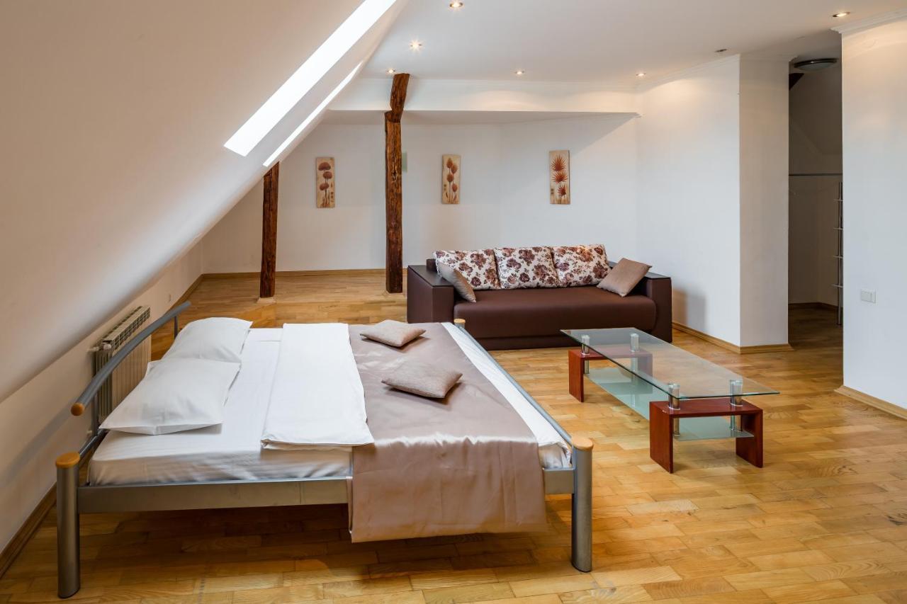 Romari Два Поверхи Appartement Lviv Buitenkant foto