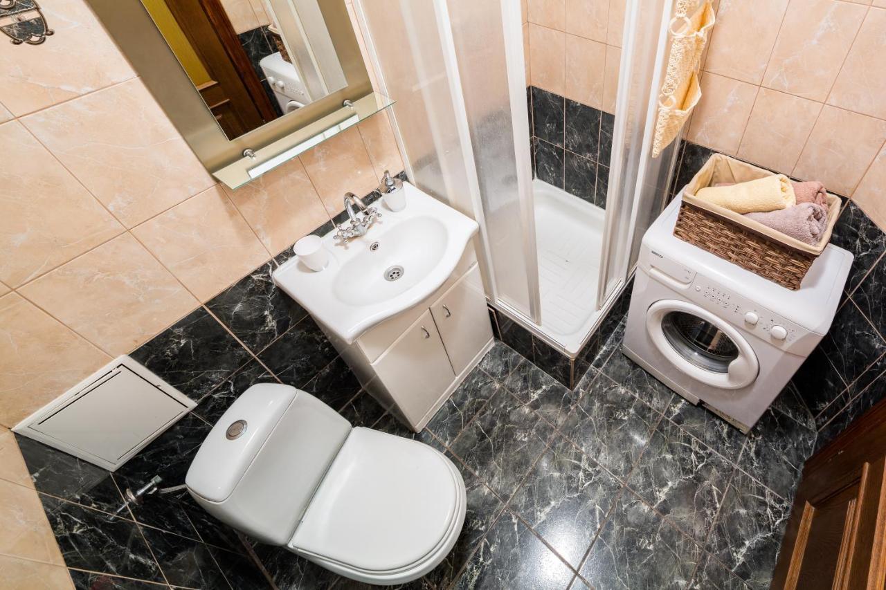 Romari Два Поверхи Appartement Lviv Buitenkant foto